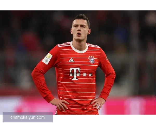 帕瓦尔在拜仁时期表现稳健，防守能力持续提升